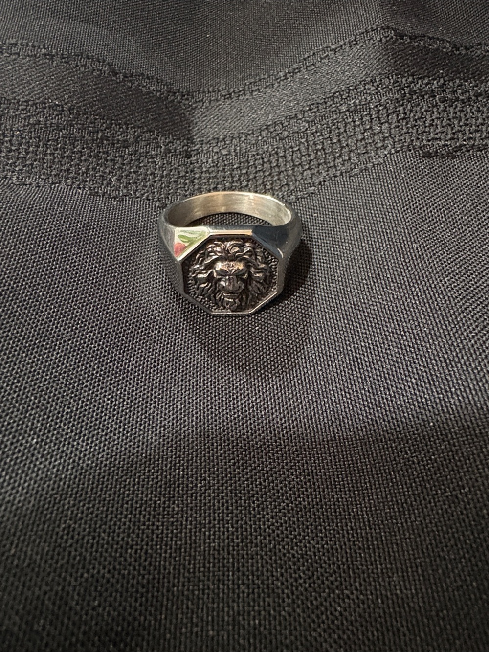 Men's Silver Lion Signet Ring - Bold Black Detailing size 11